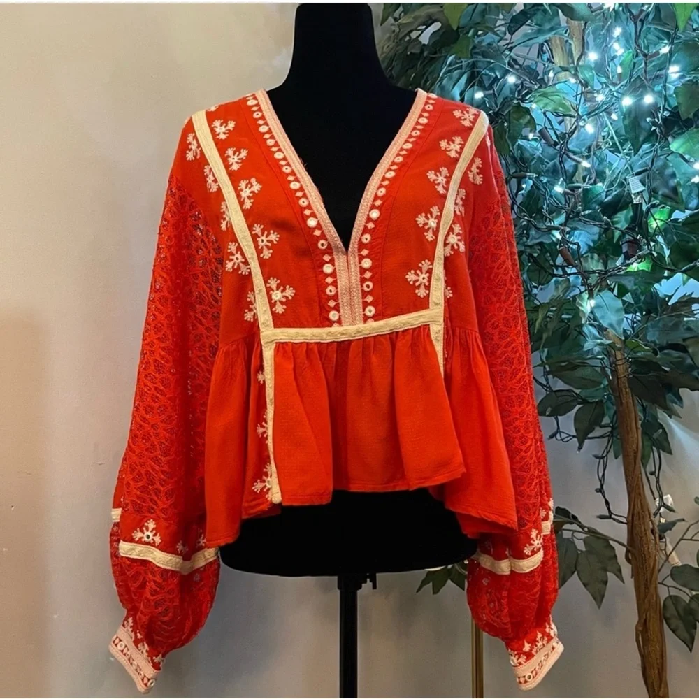 Free People Boho Embroidered Lace Peasant Top Retro  Cottagecore Blouse SZ M